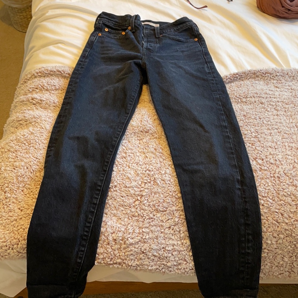 Size 24 Black Levi Wedgie Straight